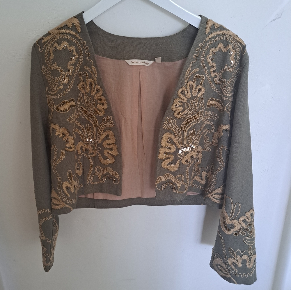 Green crop blazer